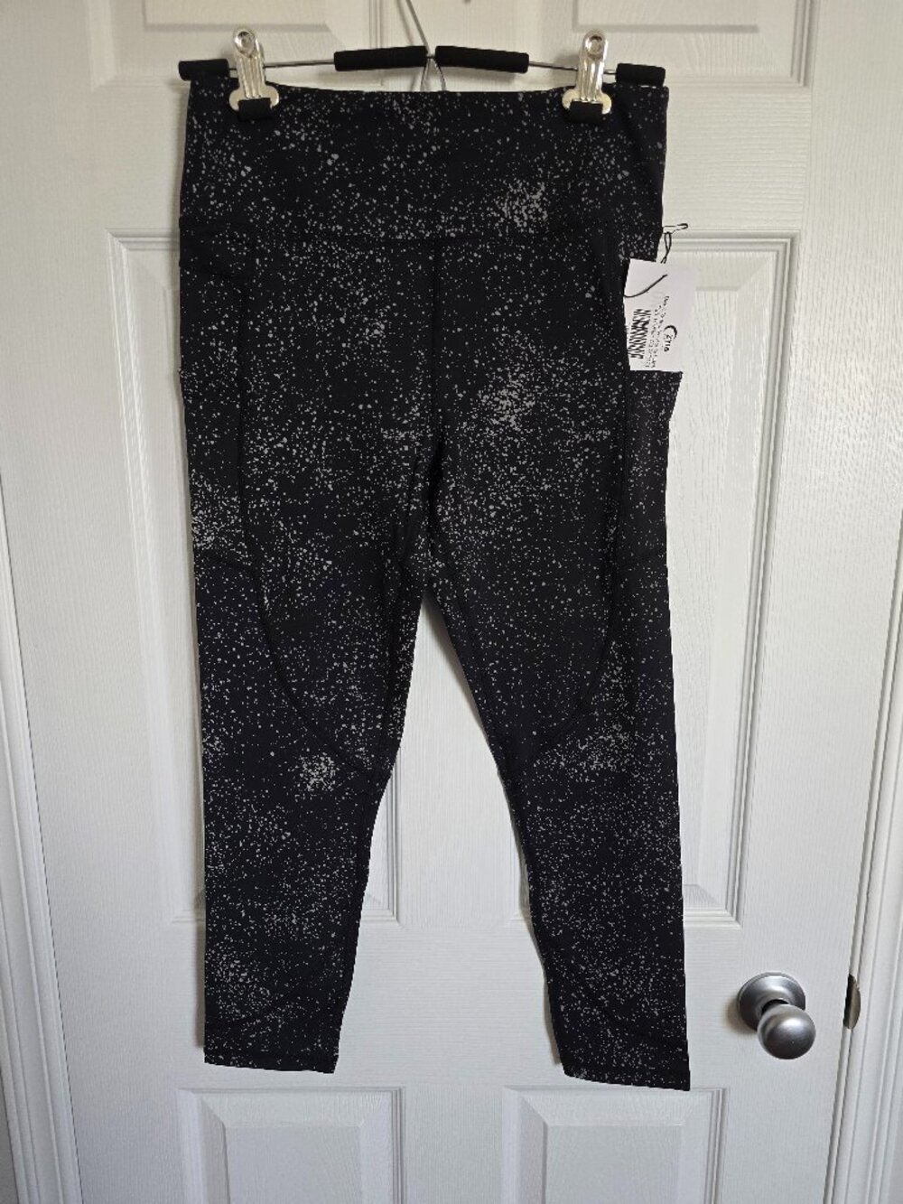 Zyia Reflective Pocket Light ‘N Tight High-Rise Pants – Size 12 – Black – NWT